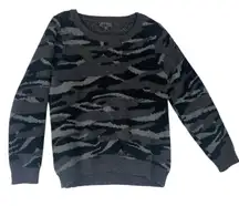 Barefoot Dreams size medium dark camo soft CozyChic Charcoal Pullover