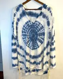 VINTAGE HAVANA Women’s Blue & White Tie Dye V-Neck Lace Up Side Hoodie Size L