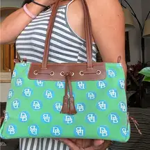 AS NEW🔥AUTHENTIC DOONEY & BOURKE Leather/signature canvas zip top Shoulder