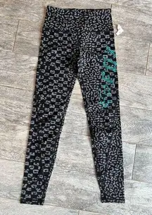 Fox Racing NWT  Leggings Yoga Pants size Small Cheetah animal print Stretch