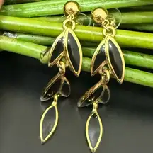 Vintage NAPIER Black Enamel Gold-tone Leaf Leaves Dangle Drop Earrings 10g.