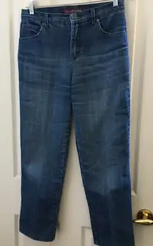 FINAL MARKDOWN Ladies Gloria Vanderbilt Jeans 8