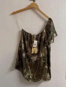 Gibson Silk Blend Gold Metallic One Shoulder Blouse Size M