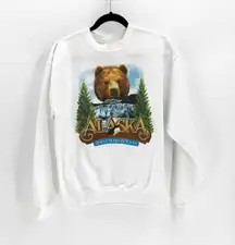 Vintage Alaska Bear Crewneck Sweatshirt White Size M Alaska casual oversized