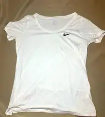 Nike  White Short Sleeve Dri Fit Tshirt Medium