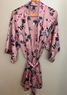 Victoria 's Secret VERY SEXY SHORT‎ SEXY PINK FLORAL ROBE Size M