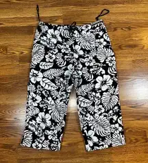 Super Cute Lauren Ralph Lauren Hawaiian Capris!