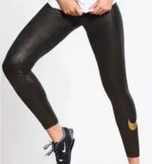L.E. Nike pro training metallic Black Leggings Gold Nike Logo ladies Medium