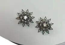 Set of two snowflake clear rhinestone brooches