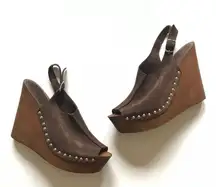 Charles David Tahnee Wedge Sandal in Chocolate Suede