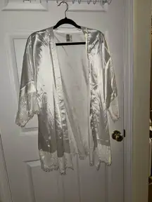 Lulu’s White Satin Robe