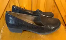 NATURAL SOUL by Naturalizer Black Slip On Snake Pattern Loafers Sz. 7.5