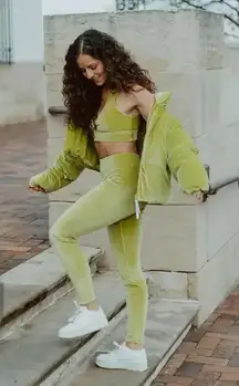 NWT Fabletics Women's Small Emma‎ Velour Legging-Short Green Ankle High-Waisted