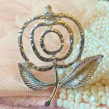 Vintage SARAH COV. Silver Tone Modernist Floral Brooch Pin Leaves Old Money