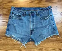 Cute Levi’s 505 Cutoff Jean Shorts!