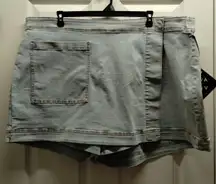 AVA & VIV NWT Plus Size 24 Light Wash Denim Shorts w/ Front Skirt Panel Skort