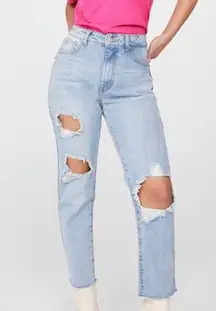 NWT Light Wash  Distressed Mom Jeans Size 6