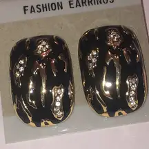 Angel Brand Signed Black Enamel and Gold Tone Vintage Retro Fashion Earrings