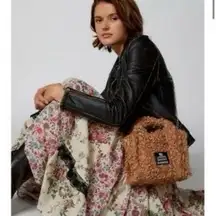 ✨BDG Serena Teddy Fleece Mini Tote Bag Sz Small✨