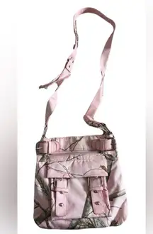 (Realtree) Pink Camo Crossbody Purse: 10 inch width
