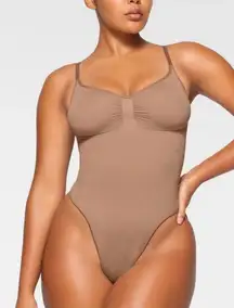 EUC SKIMS Sculpting Thong Bodysuit size L/XL in Sienna