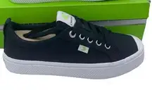 Cariuma unisex oca low black canvas sneakers Size 6.5Women 5Mens