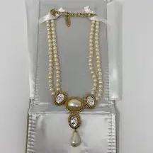 ✨ RARE ✨ Vintage Yves Saint Laurent Faux Pearl Necklace