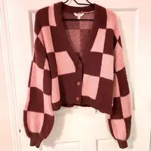 No Boundaries  Women’s Pink/Brown Checkered Fuzzy Cardigan Sweater - Long Sleeve