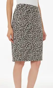 Kasper Size Medium Pull-On Cheetah Print Stretch Pencil Skirt. New With Tags