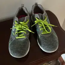 Skechers lightweight memory foam tennis shoes size 8