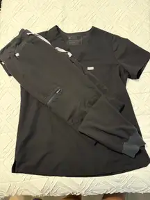 FIGS Scrubs Set 