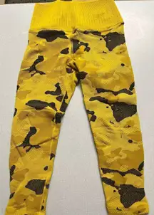 Avocado brand active wear Capri pants XS/S