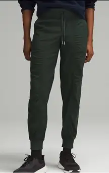Lululemon mid rise dance studio jogger size 6 legacy green style W5ENMS like new
