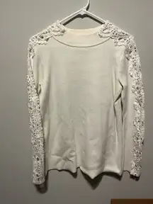 STYLUS Cream Crewneck Sweater with Lacey Sleeves size Medium 