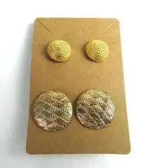 Gold Tone Vintage Round Stud Pierced Earrings Etched Carved Diamond Concentric