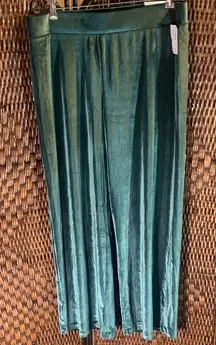 NWT Maurice’s Green Velvet Wide Leg Pants Size L