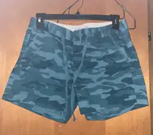 Womens Camo Shorts Size 8