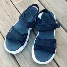Comfy lightweight casual sandals 🖤🤍🖤