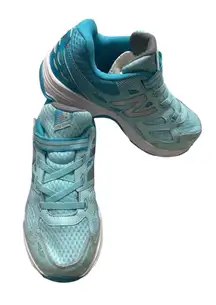 New Balance Women's Teal Athletic Shoes WORN ONCE Size 6.5