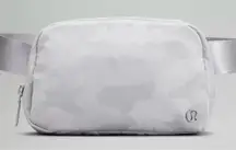 Lululemon Everywhere Belt Bag – 1L Pearls & Rocks