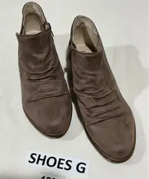 Woman’s Stride Rite Velocity Aurora Faux Suede Rushed Ankle Boot 8.5 M