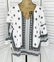 Soho New York & Comp Boho Fringe Hem Floral Popover Shirt White Black Large
