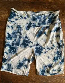 Plus size White/blue tiedye bike shorts