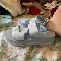 Tommy Hilfiger sandals NWT light weight