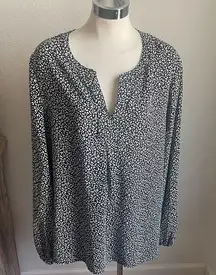 Women’s cotton blue dress shirt animal print size large flowy business casual