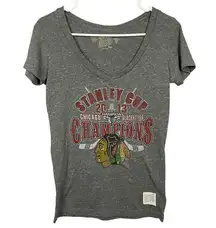 Retro Brand Blackhawks Tee M NHL Hockey Stanley Cup 2013 V Neck Casual Sporty
