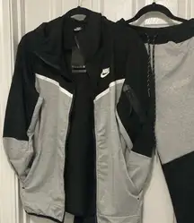 Nike Women’s Sweat Suit Small