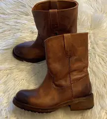 VINTAGE FOUNDRY CO BOOTS SIZE 6 LEATHER UPPER  COLOR TAN SEE ALL PHOTOS