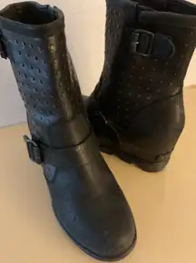 Sorel women black leather stud platform Joan of Arctic wedge boots size 7