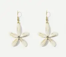 Vintage White Flower Earrings